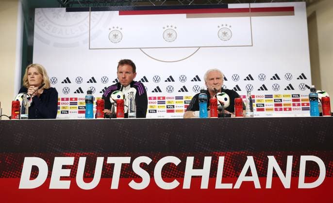 DFB - Pressekonferenz Nationalmannschaft Blankenhain, 27.05.2024, Medienzentrum im Blankenhainer Schloss , Thüringen-Trainingslager der deutschen Fußball-Nationalmannschaft vor der UEFA EURO, EM, Europameisterschaft,Fussball 2024 , Pressekonferenz. Im Bild v.l.: Franziska Wülle, Bundestrainer Julian Nagelsmann, Rudi Völler (Direktor DFB A-Auswahl) ,