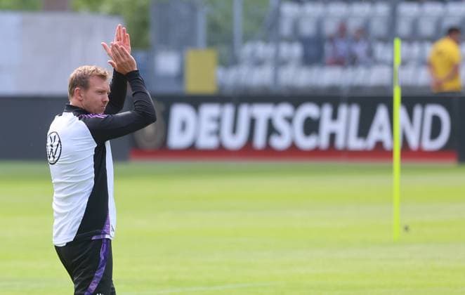 DFB Auswahl - Training Nationalmannschaft Jena, 27.05.2024, Ernst-Abbe-Sportfeld, Fußball, DFB Auswahl , Vorbereitung zur UEFA EURO, EM, Europameisterschaft,Fussball 2024. Training der deutschen National-mannschaft im Rahmen des Trainingslager in Blankenhain Thüringen , Im Bild: Bundestrainer Julian Nagelsmann (Deutschland) ,