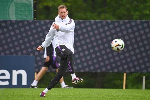 Bundestrainer Julian NAGELSMANN (GER) Schuss,schiesst, Aktion,Einzelaktion,Einzelbild, Freisteller,Ganzkoerperaufnahme,ganze Figur. Training im Golf Resort Weimarer Land,Trainingsplatz. Deutsche Fussball Nationalmannschaft,Fussball Trainingslager in Blankenhain Thueringen am 27.05.2024,