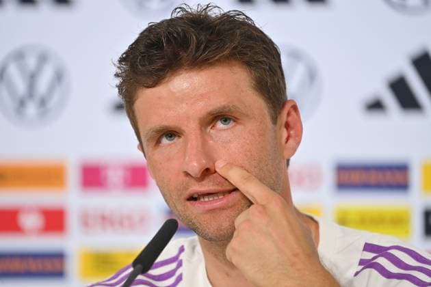 Thomas MUELLER, Gestik,skeptisch, Aktion,Einzelbild,angeschnittenes Einzelmotiv,Portraet,Portrait,Porträt. PRESSEKONFERENZ. Deutsche Fussball Nationalmannschaft,Fussball Trainingslager in Blankenhain Thueringen am 27.05.2024, Â