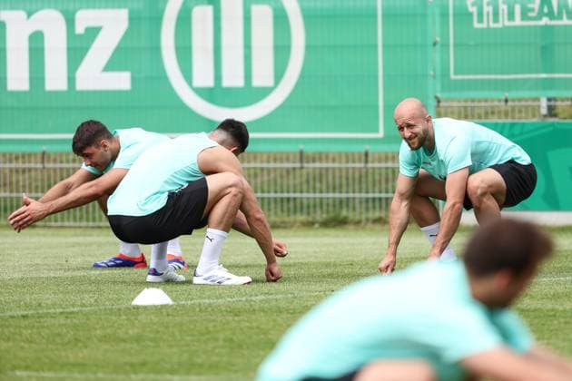 SOCCER - UEFA EURO, EM, Europameisterschaft,Fussball 2024 VIENNA,AUSTRIA,06.JUN.24 - SOCCER - UEFA European Championship, EM, Europameisterschaft preview, OEFB training camp, training. Image shows Niklas Hedl, Flavius Diliuc and Gernot Trauner (AUT). GEPAxpictures xArminxRauthner