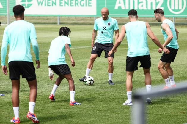 SOCCER - UEFA EURO, EM, Europameisterschaft,Fussball 2024 VIENNA,AUSTRIA,06.JUN.24 - SOCCER - UEFA European Championship, EM, Europameisterschaft preview, OEFB training camp, training. Image shows Thierno Ballo, Gernot Trauner, Flavius Diliuc and Maximilian Entrup (AUT). GEPAxpictures xArminxRauthner
