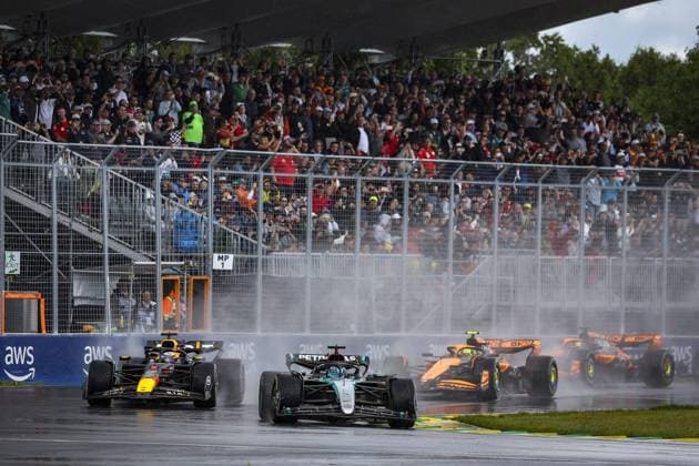 63 RUSSELL George (gbr), Mercedes AMG F1 Team W15, 01 VERSTAPPEN Max (nld), Red Bull Racing RB20, action start of the race, depart, during the Formula 1 AWS Grand Prix du Canada 2024, 9th round of the 2024 Formula One World Championship, WM, Weltmeisterschaft from June 07 to 09, 2024 on the Circuit Gilles Villeneuve, in Montrà al, Canada - F1 - CANADIAN GRAND PRIX 2024 DPPI Panoramic 240609_R09_CANADA_DP_FGOO6709