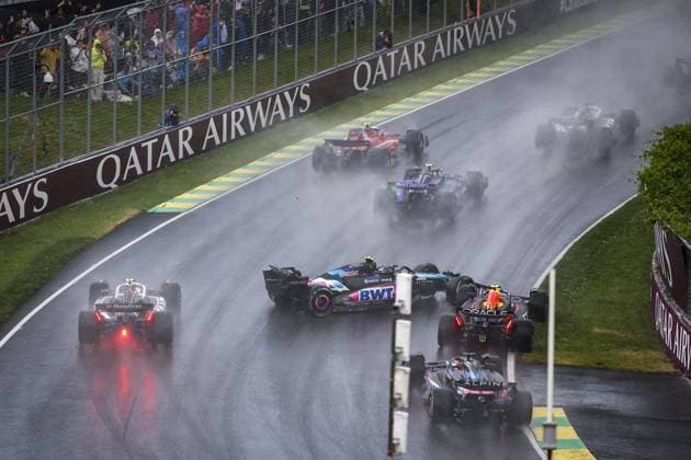 10 GASLY Pierre (fra), Alpine F1 Team A524, 31 OCON Esteban (fra), Alpine F1 Team A524, and 11 PEREZ Sergio (mex), Red Bull Racing RB20, action, start of the race, depart, during the Formula 1 AWS Grand Prix du Canada 2024, 9th round of the 2024 Formula One World Championship, WM, Weltmeisterschaft from June 07 to 09, 2024 on the Circuit Gilles Villeneuve, in Montrà al, Canada - F1 - CANADIAN GRAND PRIX 2024 DPPI Panoramic 240609_R09_CANADA_DP_EA017836