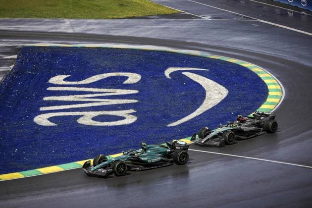 14 ALONSO Fernando (spa), Aston Martin F1 Team AMR24, 63 RUSSELL George (gbr), Mercedes AMG F1 Team W15, action during the Formula 1 AWS Grand Prix du Canada 2024, 9th round of the 2024 Formula One World Championship, WM, Weltmeisterschaft from June 07 to 09, 2024 on the Circuit Gilles Villeneuve, in Montrà al, Canada - F1 - CANADIAN GRAND PRIX 2024 DPPI Panoramic 240609_R09_CANADA_DP_EA018501