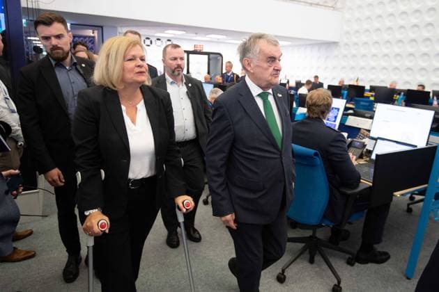 Nancy FAESER, Bundesinnenministerin, SPD, und Herbert REUL, CDU, Innenminister, Minister des Innern des Landes Nordrhein-Westfalen, besuchen das IPCC, Eroeffnung des IPCC International Police cooperation Center fuer die UEFA Fussball Europameisterschaft 2024, , Neuss, am 10.06.2024. Â