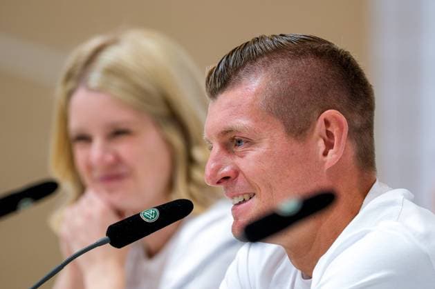 Toni Kroos (Deutschland , 08) lachend, GER, DFB, Pressekonferenz, Fussball Herren Nationalmannschaft Deutschland, UEFA Fussball Europameisterschaft 2024,Herzogenaurach 11.06.2024. GER, DFB, Pressekonferenz, Fussball Herren Nationalmannschaft Deutschland, UEFA Fussball Europameisterschaft 2024,Herzogenaurach 11.06.2024. Herzogenaurach Copyright: xEibner-Pressefoto FlorianxWieganx EP_FWD