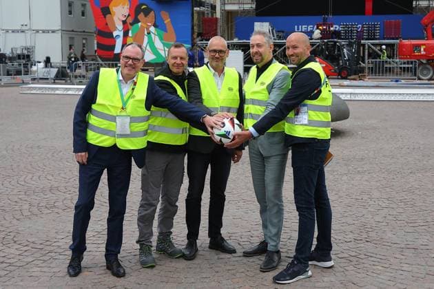 Rundgang Fanzone Augustusplatz Leipzig UEFA EURO, EM, Europameisterschaft,Fussball 2024 Leipzig, 11.06.2024, Augustusplatz, UEFA EURO 2024, Rundgang Fanzone EURO Festival 2024 Im Bild: leitende Organisatoren UEFA EURO 2024 Festival, Martin Buhl-Wagner, Geschäftsführer Leipziger Messe GmbH (links) und Stefan Schedler, Gesamtprojektleiter UEFA EURO 2024 für die Host City Leipzig (2. v.r.) ,