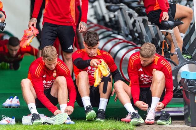 EURO 2024, Nationalteam Ungarn, Training Bereitmachen fuer das Feldtraining GER, Training Ungarische Nationalmannschaft, Fussball, UEFA EURO, EM, Europameisterschaft,Fussball 2024, 11.06.2024 GER, Training Ungarische Nationalmannschaft, Fussball, UEFA Euro 2024, 11.06.2024 Weiler im Allgaeu Copyright: xEibner-Pressefoto FlorianxWolfx EP_FWF