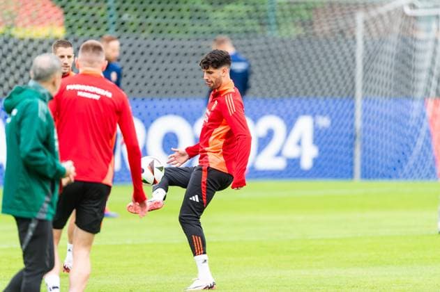 EURO 2024, Nationalteam Ungarn, Training Dominik Szoboszlai (10, Ungarn) beim Einspielen GER, Training Ungarische Nationalmannschaft, Fussball, UEFA EURO, EM, Europameisterschaft,Fussball 2024, 11.06.2024 GER, Training Ungarische Nationalmannschaft, Fussball, UEFA Euro 2024, 11.06.2024 Weiler im Allgaeu Copyright: xEibner-Pressefoto FlorianxWolfx EP_FWF
