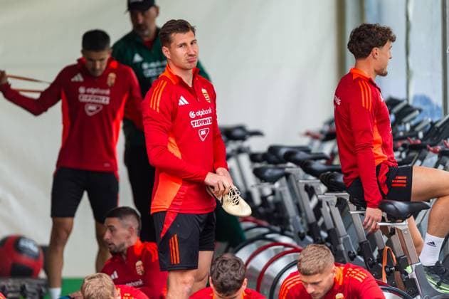 EURO 2024, Nationalteam Ungarn, Training Bereitmachen fuer das Feldtraining mit Willi Orban (6, Ungarn) GER, Training Ungarische Nationalmannschaft, Fussball, UEFA EURO, EM, Europameisterschaft,Fussball 2024, 11.06.2024 GER, Training Ungarische Nationalmannschaft, Fussball, UEFA Euro 2024, 11.06.2024 Weiler im Allgaeu Copyright: xEibner-Pressefoto FlorianxWolfx EP_FWF