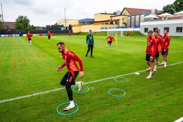 EURO 2024, Nationalteam Ungarn, Training Koordinationsuebungen mit Attila Fiola (5, Ungarn) GER, Training Ungarische Nationalmannschaft, Fussball, UEFA EURO, EM, Europameisterschaft,Fussball 2024, 11.06.2024 GER, Training Ungarische Nationalmannschaft, Fussball, UEFA Euro 2024, 11.06.2024 Weiler im Allgaeu Copyright: xEibner-Pressefoto FlorianxWolfx EP_FWF