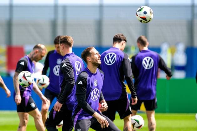 Oliver Baum (Deutschland , 12) am Ball, GER, DFB, Training, Fussball Herren Nationalmannschaft Deutschland, UEFA Fussball Europameisterschaft 2024, Herzogenaurach 12.06.2024. GER, DFB, Training, Fussball Herren Nationalmannschaft Deutschland, UEFA Fussball Europameisterschaft 2024, Herzogenaurach 12.06.2024. Herzogenaurach Copyright: xEibner-Pressefoto FlorianxWieganx EP_FWD