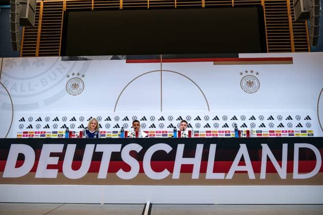 Sport Bilder des Tages Jamal Musiala (Deutschland , 10) und Florian Wirtz (Deutschland , 17), GER, DFB, Pressekonferenz, Fussball Herren Nationalmannschaft Deutschland, UEFA Fussball Europameisterschaft 2024,Herzogenaurach 12.06.2024. GER, DFB, Pressekonferenz, Fussball Herren Nationalmannschaft Deutschland, UEFA Fussball Europameisterschaft 2024,Herzogenaurach 12.06.2024. Herzogenaurach Copyright: xEibner-Pressefoto FlorianxWieganx EP_FWD