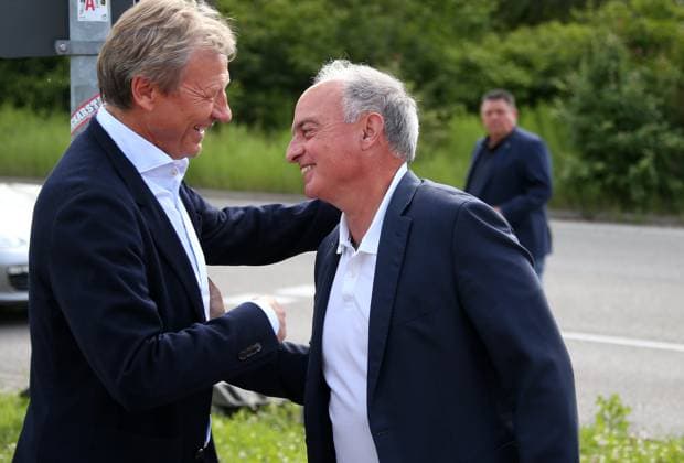 12.06.2024, Deutschland, Leonberg, Fußball Bundesliga, VfB in Team, Filmpremiere Traumpalast Leonberg, 18 Uhr Roter Teppich, 19.30 Talk, dann Film, v.l. Guido Buchwald, Hansi Müller