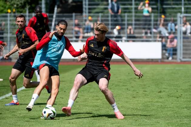 Yannick Carrasco (Belgien, 11) im Zweikampf mit Kevin de Bruyne (Belgien, 07), GER, Belgium (BEL), Public Training Session, Fussball Europameisterschaft, UEFA EURO, EM, Europameisterschaft,Fussball 2024, 13.06.2024 GER, Belgium (BEL), Public Training Session, Fussball Europameisterschaft, UEFA EURO 2024, 13.06.2024 Freiberg am Neckar Copyright: xEibner-Pressefoto Memmlerx EP_MMR