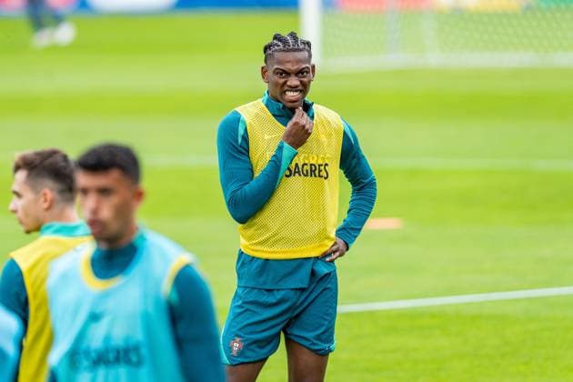 Rafael Leao Portugal Training EURO2024, Public Training, Oeffentliches Training, Herren, Fussball, 14.06.2024 Portugal Training EURO2024, Public Training, Oeffentliches Training, Herren, Fussball, 14.06.2024 Guetersloh Copyright: xEibner-Pressefoto BahhoxKarax EP_POR
