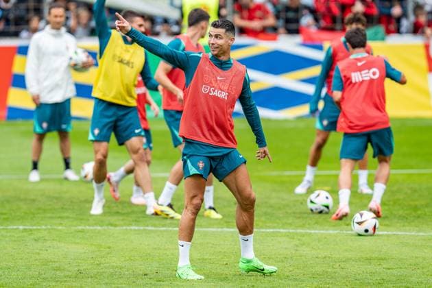 Cristiano Ronaldo Portugal Training EURO2024, Public Training, Oeffentliches Training, Herren, Fussball, 14.06.2024 Portugal Training EURO2024, Public Training, Oeffentliches Training, Herren, Fussball, 14.06.2024 Guetersloh Copyright: xEibner-Pressefoto BahhoxKarax EP_POR