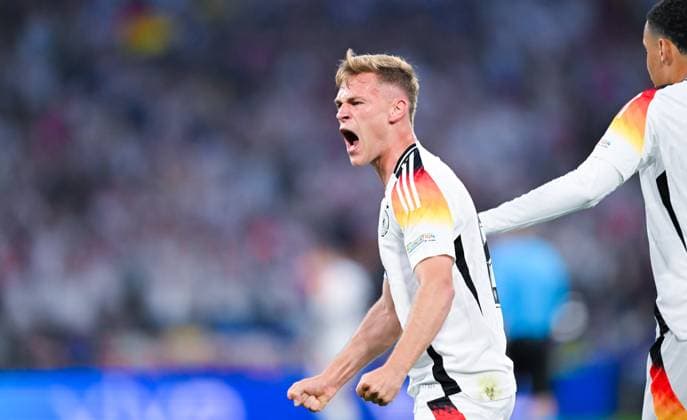 Joshua Kimmich (Germany) bejubelt das erste Tor, UEFA EURO, EM, Europameisterschaft,Fussball 2024 - Group A, Germany vs Scotland, Fussball Arena München am 14. June 2024 in München, Deutschland. (Foto von Silas Schueller DeFodi Images) Joshua Kimmich (Germany) celebrates the first goal by his team, UEFA EURO 2024 - Group A, Germany vs Scotland, Munich Football Arena on June 14, 2024 in Munich, Germany. (Photo by Silas Schueller DeFodi Images) Defodi-0580981345st
