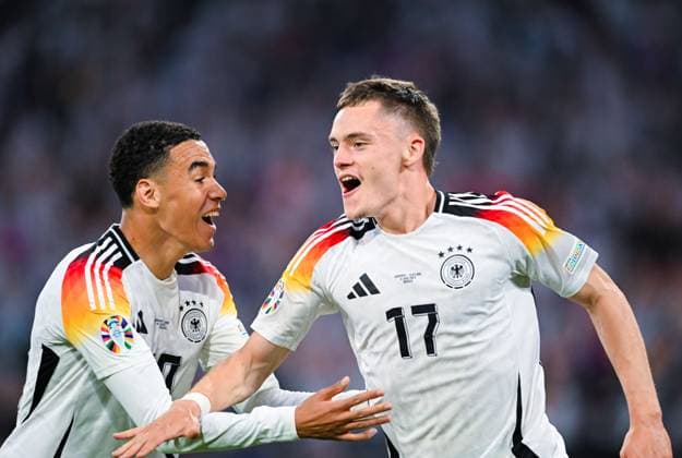 Jamal Musiala (Germany) und Florian Wirtz (Germany) bejubeln das erste Tor ihrer Mannschaft, UEFA EURO, EM, Europameisterschaft,Fussball 2024 - Group A, Germany vs Scotland, Fussball Arena München am 14. June 2024 in München, Deutschland. (Foto von Silas Schueller DeFodi Images) Jamal Musiala (Germany) und Florian Wirtz (Germany) celebrate the first goal of their team, UEFA EURO 2024 - Group A, Germany vs Scotland, Munich Football Arena on June 14, 2024 in Munich, Germany. (Photo by Silas Schueller DeFodi Images) Defodi-0581021177st