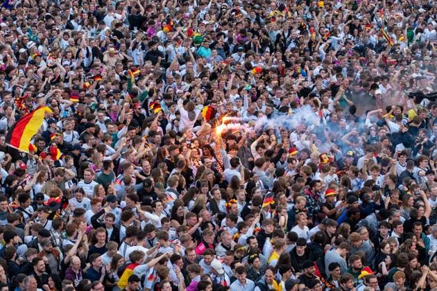 GER, Fanzone Hamburg, Aufbau, Bereit fuer Eroeffnungsspiel, Public Viewing, Fan Festival, UEFA EURO, EM, Europameisterschaft,Fussball 2024, 13.06.2024 GER, Fanzone Hamburg, Aufbau, Bereit fuer Eroeffnungsspiel, Public Viewing, Fan Festival, UEFA EURO 2024, 13.06.2024 Hamburg Copyright: xEibner-Pressefoto MaximilianxVinx EP_MVN