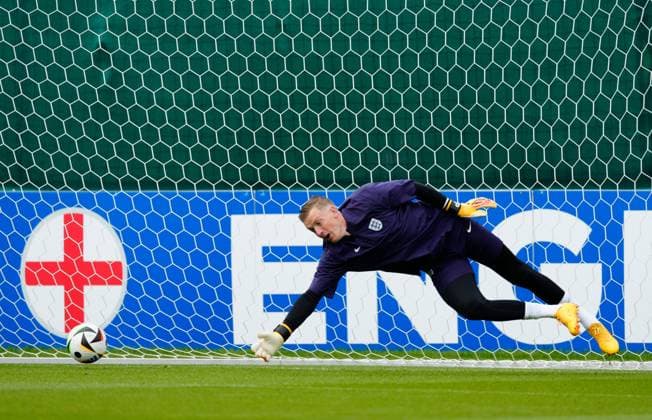 Jordan Pickford of England England Training Session and press conference, PK, Pressekonferenz UEFA European Championship, EM, Europameisterschaft 2024, Group C, Football, Spa & Golf Resort Weimarer Land, Blankenhain, Germany, 15 Jun 2024 EDITORIAL USE ONLY No use with unauthorised audio, video, data, fixture lists, club league logos or live services. Online in-match use limited to 120 images, no video emulation. No use in betting, games or single club league player publications. Copyright: xDavexShopland Shutterstockx 14523791h
