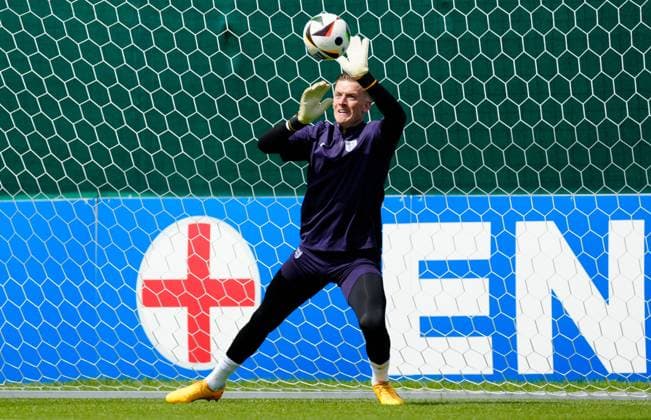 Jordan Pickford of England England Training Session and press conference, PK, Pressekonferenz UEFA European Championship, EM, Europameisterschaft 2024, Group C, Football, Spa & Golf Resort Weimarer Land, Blankenhain, Germany, 15 Jun 2024 EDITORIAL USE ONLY No use with unauthorised audio, video, data, fixture lists, club league logos or live services. Online in-match use limited to 120 images, no video emulation. No use in betting, games or single club league player publications. Copyright: xDavexShopland Shutterstockx 14523791j