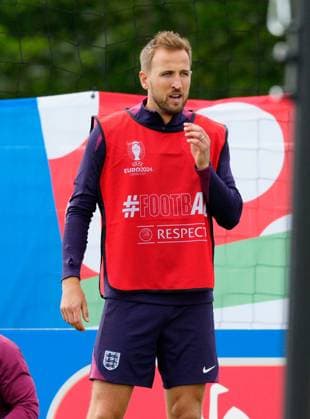 Harry Kane of England England Training Session and press conference, PK, Pressekonferenz UEFA European Championship, EM, Europameisterschaft 2024, Group C, Football, Spa & Golf Resort Weimarer Land, Blankenhain, Germany, 15 Jun 2024 EDITORIAL USE ONLY No use with unauthorised audio, video, data, fixture lists, club league logos or live services. Online in-match use limited to 120 images, no video emulation. No use in betting, games or single club league player publications. Copyright: xDavexShopland Shutterstockx 14523791ar