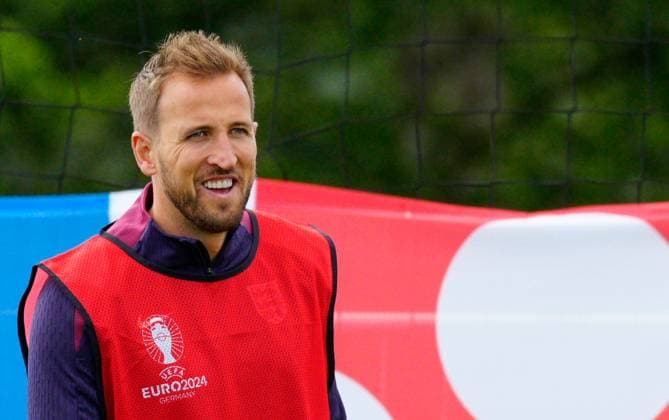 Harry Kane of England England Training Session and press conference, PK, Pressekonferenz UEFA European Championship, EM, Europameisterschaft 2024, Group C, Football, Spa & Golf Resort Weimarer Land, Blankenhain, Germany, 15 Jun 2024 EDITORIAL USE ONLY No use with unauthorised audio, video, data, fixture lists, club league logos or live services. Online in-match use limited to 120 images, no video emulation. No use in betting, games or single club league player publications. Copyright: xDavexShopland Shutterstockx 14523791bh