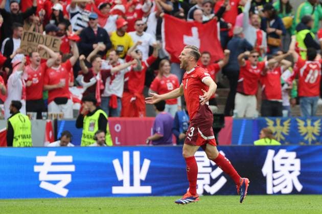 Torjubel zum 0:1 durch Silvan Widmer (Schweiz, Nr. 3) Vorrundenspiel M02, HUN - SUI, , Fussball Europameisterschaft, Ungarn gegen Schweiz, European Football Championship, Hungary vs. Swiss, Köln, Cologne, 15.06.2024, -