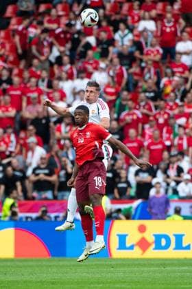 Sport Bilder des Tages Kwadro Duah (Schweiz, 18) im Zweikampf mit Willi Orban (Ungarn, 06), GER, Hungary (HUN) vs Switzerland (SUI), Fussball Europameisterschaft, UEFA EURO, EM, Europameisterschaft,Fussball 2024, Gruppe A, 1. Spieltag, 15.06.2024 GER, Hungary (HUN) vs Switzerland (SUI), Fussball Europameisterschaft, UEFA EURO 2024, Gruppe A, 1. Spieltag, 15.06.2024 Koeln Copyright: xEibner-Pressefoto Memmlerx EP_MMR
