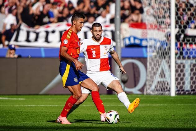 Rodri (Spanien, 16), Mateo Kovacic (Kroatien, 08) GER, Spanien vs. Kroatien, Fussball Europameisterschaft, UEFA EURO, EM, Europameisterschaft,Fussball 2024, Gruppe B, Spieltag 1, 15.06.2024 GER, Spanien vs. Kroatien, Fussball Europameisterschaft, UEFA Euro 2024, Gruppe B, Spieltag 1, 15.06.2024 Berlin Copyright: xEibner-Pressefoto MarcelxvonxFehrnx EP_MFN