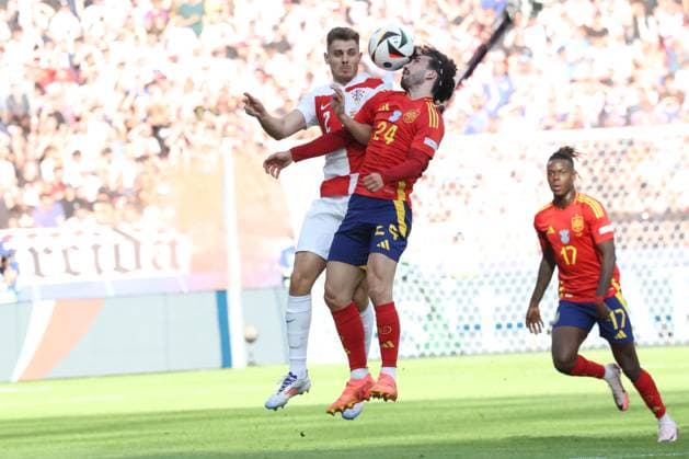 DEU, GER, Euro-2024, Group B, ESP vs. CRO, 15.06.2024, Berliner Olympiastadion, Berlin, DEU, GER, Euro-2024, Group B, ESP vs. CRO, im Bild Marc Cucurella (Spanien 24), Josip Stanisic (Kroatien 2) Foto: Juergen Engler nordphoto GmbH