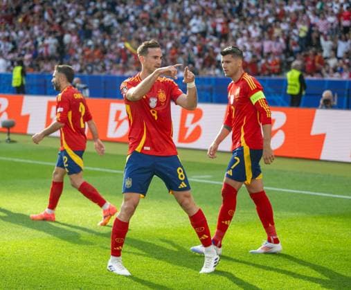 Fussball, Herren, Saison 2023 24, UEFA EURO, EM, Europameisterschaft,Fussball 20204, Gruppe B (1. Spieltag) in Berlin, Spanien - Kroatien, v. l. Daniel Carvajal (Spanien), Fabian, (Spanien), Alvaro Morata (Spanien), Jubel nach Tor zum 2:0, 15.06. 2024, Copyright: xMatthiasxKochx