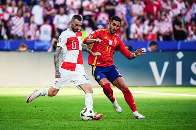 Marcelo Brozovic (Kroatien, 11), Ferran Torres (Spanien, 11) GER, Spanien vs. Kroatien, Fussball Europameisterschaft, UEFA EURO, EM, Europameisterschaft,Fussball 2024, Gruppe B, Spieltag 1, 15.06.2024 GER, Spanien vs. Kroatien, Fussball Europameisterschaft, UEFA Euro 2024, Gruppe B, Spieltag 1, 15.06.2024 Berlin Copyright: xEibner-Pressefoto MarcelxvonxFehrnx EP_MFN