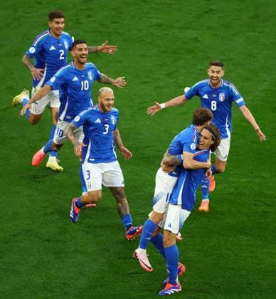Nicolò Barella of Italy celebrates scoring to make it 2-1 Italy v Albania, UEFA European Championship, EM, Europameisterschaft 2024, Group B, Football, BVB Stadion, Dortmund, Germany, 15 Jun 2024 EDITORIAL USE ONLY No use with unauthorised audio, video, data, fixture lists, club league logos or live services. Online in-match use limited to 120 images, no video emulation. No use in betting, games or single club league player publications. Copyright: xKieranxMcManus Shutterstockx 14539296bc