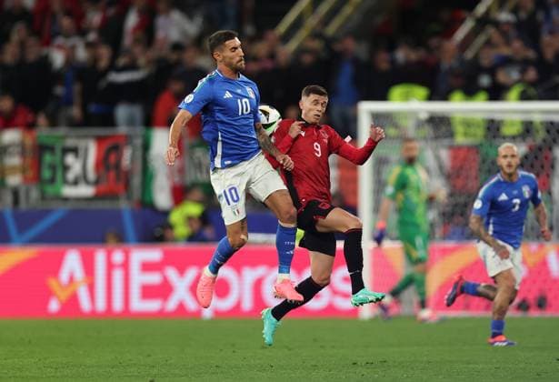15.06.2024, Fussball Europameisterschaft, UEFA EURO, EM, Europameisterschaft,Fussball 2024, Italien - Albanien, Gruppe B, BVB Stadion Dortmund, v.l., Lorenzo Pellegrini (Italien), Jasir Asani (Albanien) Copyright: HMBxMedia