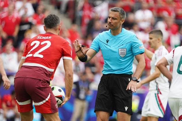 Fussball, UEFA EURO, EM, Europameisterschaft,Fussball 2024, EM 2024, Gruppenphase, Gruppe A, Ungarn-Schweiz Köln Stadion Fabian Schär, Schweiz ,Slavko Vincic Schiedsrichter