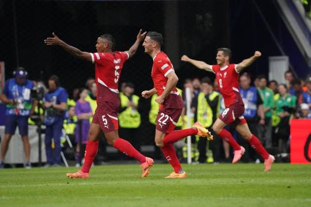 Fussball, UEFA EURO, EM, Europameisterschaft,Fussball 2024, EM 2024, Gruppenphase, Gruppe A, Ungarn-Schweiz Köln Stadion Manuel Akanji, Fabian Schär, Remo, Freuler alle Schweiz ,jubeln