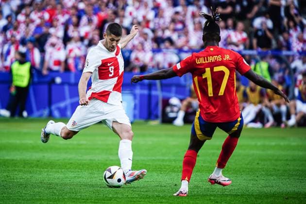 Torschuss Torchance Andrej Kramaric (Kroatien, 09), Nico Williams (Spanien, 17) GER, Spanien vs. Kroatien, Fussball Europameisterschaft, UEFA EURO, EM, Europameisterschaft,Fussball 2024, Gruppe B, Spieltag 1, 15.06.2024 GER, Spanien vs. Kroatien, Fussball Europameisterschaft, UEFA Euro 2024, Gruppe B, Spieltag 1, 15.06.2024 Berlin Copyright: xEibner-Pressefoto MarcelxvonxFehrnx EP_MFN