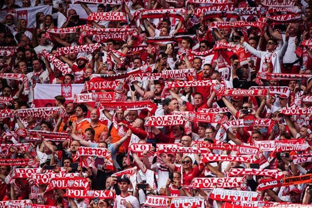 Fans Polen GER, Polen vs. Niederlande, Fussball Europameisterschaft, UEFA EURO, EM, Europameisterschaft,Fussball 2024, Spieltag 1, 16.06.2024 GER, Polen vs. Niederlande, Fussball Europameisterschaft, UEFA Euro 2024, Spieltag 1, 16.06.2024 Hamburg Copyright: xEibner-Pressefoto MarcelxvonxFehrnx EP_MFN