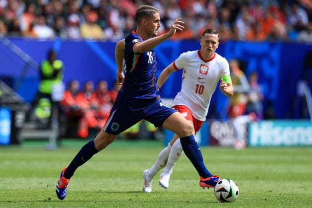 Joey Veerman of The Netherlands Poland v Netherlands, UEFA European Championship, EM, Europameisterschaft 2024, Group D, Football, Volksparkstadion, Hamburg, Germany, 16 Jun 2024 EDITORIAL USE ONLY No use with unauthorised audio, video, data, fixture lists, club league logos or live services. Online in-match use limited to 120 images, no video emulation. No use in betting, games or single club league player publications. Copyright: xMattxWest Shutterstockx 14539367fn