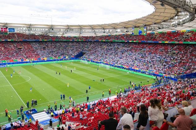 Uebersicht im Stadion beim Warmmachen, UEFA EURO, EM, Europameisterschaft,Fussball 2024 - Group C, Slovenia vs Denmark, Arena Stuttgart am 16. June 2024 in Stuttgart, Deutschland. (Foto von Silas Schueller DeFodi Images) general internal view of the stadium during warm-up, UEFA EURO 2024 - Group C, Slovenia vs Denmark, Arena Stuttgart on June 16, 2024 in Stuttgart, Germany. (Photo by Silas Schueller DeFodi Images) Defodi-0581863787st
