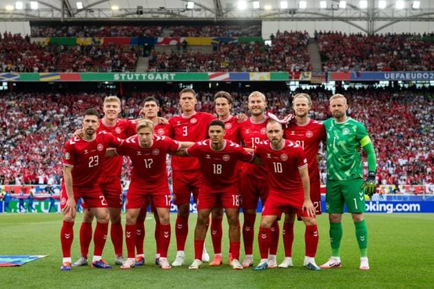 Startelf Teamfoto Daenemark, GER, Slovenia (SVN) vs Denmark (DEN), Fussball Europameisterschaft, UEFA EURO, EM, Europameisterschaft,Fussball 2024, Gruppe C, 1. Spieltag, 16.06.2024 GER, Slovenia (SVN) vs Denmark (DEN), Fussball Europameisterschaft, UEFA EURO 2024, Gruppe C, 1. Spieltag, 16.06.2024 Stuttgart Copyright: xEibner-Pressefoto Memmlerx EP_MMR