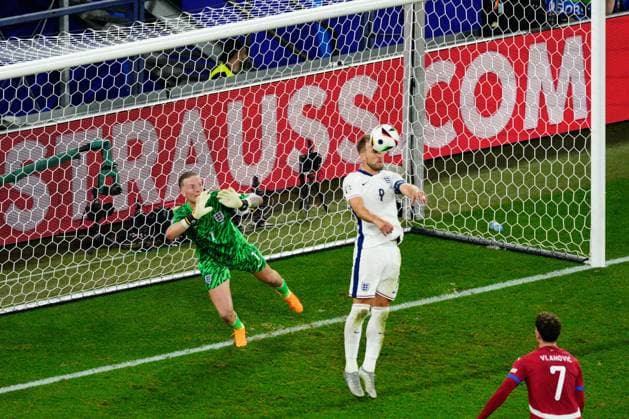 Harry Kane of England heads a shot clear Serbia v England, UEFA European Championship, EM, Europameisterschaft 2024, Group C, Football, Arena Aufschalke, Gelsenkirchen, Germany, 16 Jun 2024 EDITORIAL USE ONLY No use with unauthorised audio, video, data, fixture lists, club league logos or live services. Online in-match use limited to 120 images, no video emulation. No use in betting, games or single club league player publications. Copyright: xDavexShopland Shutterstockx 14539403bw