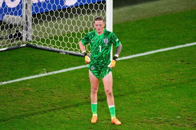 Jordan Pickford of England Serbia v England, UEFA European Championship, EM, Europameisterschaft 2024, Group C, Football, Arena Aufschalke, Gelsenkirchen, Germany, 16 Jun 2024 EDITORIAL USE ONLY No use with unauthorised audio, video, data, fixture lists, club league logos or live services. Online in-match use limited to 120 images, no video emulation. No use in betting, games or single club league player publications. Copyright: xDavexShopland Shutterstockx 14539403bx