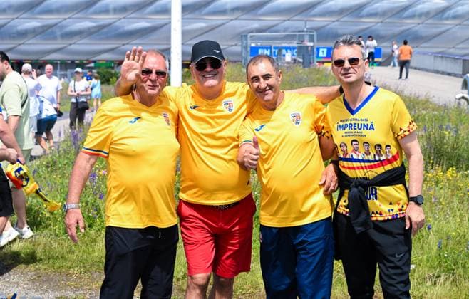 Fans von Rumaenien, UEFA EURO, EM, Europameisterschaft,Fussball 2024 - Group E, Romania vs Ukraine, Fussball Arena München am 17. June 2024 in München, Deutschland. (Foto von Silas Schueller DeFodi Images) Fans of Romania, UEFA EURO 2024 - Group E, Romania vs Ukraine, Munich Football Arena on June 17, 2024 in Munich, Germany. (Photo by Silas Schueller DeFodi Images) Defodi-0582258570st