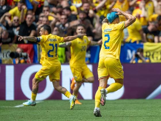 Tor zum 1:0 durch Nicolae Claudiu Stanciu (Rumaenien, 21), mit Dennis Man (Rumaenien, 20) und Andrei Florin Ratiu (Rumaenien, 02), GER, Rumaenien vs. Ukraine, Fussball Europameisterschaft, UEFA EURO, EM, Europameisterschaft,Fussball 2024, Gruppe E, 1. Spieltag, 17.06.2024, GER, Rumaenien vs. Ukraine, Fussball Europameisterschaft, UEFA EURO 2024, Gruppe E, 1. Spieltag, 17.06.2024 Muenchen Copyright: xEibner-Pressefoto SaschaxWaltherx EP_SWA