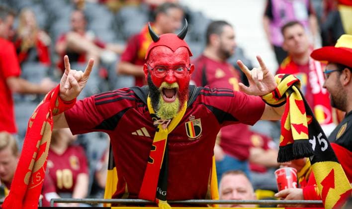 Im Bild: Belgium, Belgien, Fans, Support, Jubel 17.06.2024, Belgien vs. Slowakei, Europameisterschaft 2024, 1. Spieltag, Deutschland, Frankfurt am Main, Deutsche Bank Park, DFL REGULATIONS PROHIBIT ANY USE OF PHOTOGRAPHS AS IMAGE SEQUENCES AND OR QUASI-VIDEO. Copyright: HMBxMedia xJulienxBecker