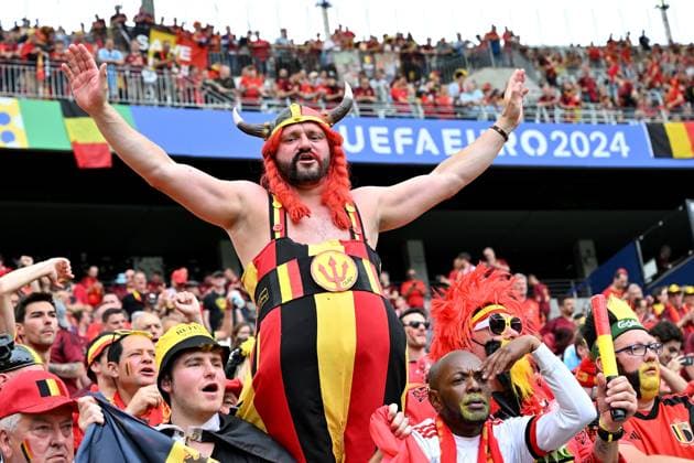 17.06.2024, xjrdrx, Fussball EM 2024, Belgien - Slowakei emspor, v.l. Emotionen, Fans, Stimmung, Fahnen, Logo, Belgien, Zuschauer, Trikots (DFL DFB REGULATIONS PROHIBIT ANY USE OF PHOTOGRAPHS as IMAGE SEQUENCES and or QUASI-VIDEO) Frankfurt